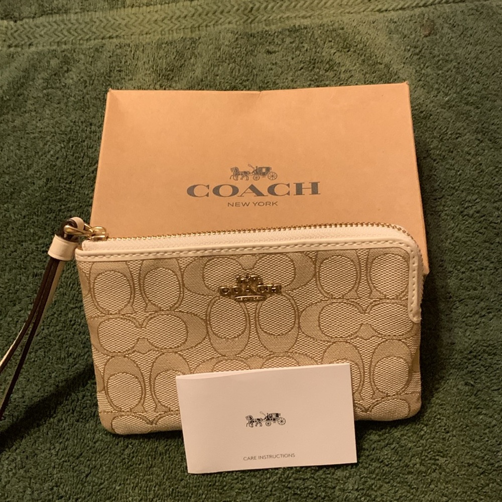 Coach wristlet - Picture 5 of 8